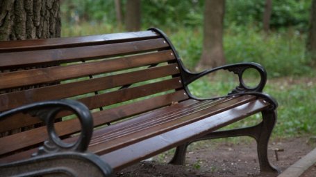 В Киеве на перекрестке на лавочке найден труп
