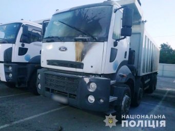 В Харькове неизвестные подожгли машины
