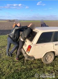 В Сумской области двое мужчин совершили убийство. Появилось видео