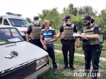 В Луганской области мужчина напал на женщину