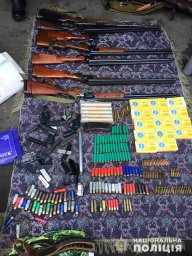 В Доброполье у мужчины изъяли арсенал оружия