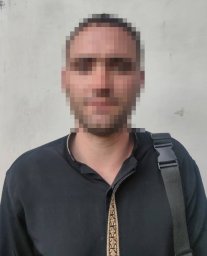 В Києві чоловік побив молотком незнайомця