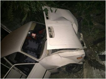 В Днепре ВАЗ-2106 врезался в бетонные плиты. Водитель был пьян