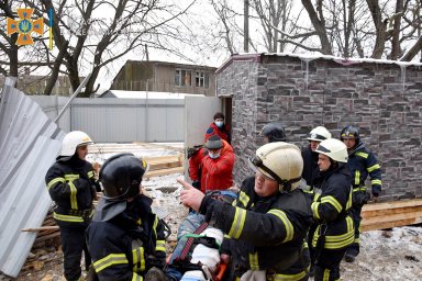В Одессе под завалом оказались три человека