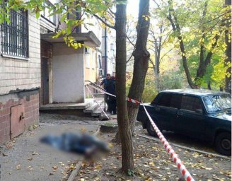 В Днепре мужчина после конфликта с матерью выпал с 5 этажа