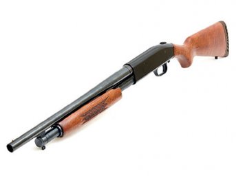 В Сумах мужчина стрелял с балкона и бросил взрывпакет