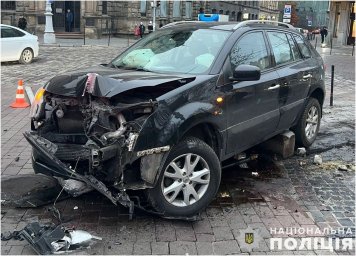 У Львові помер водій авто, якому стало зле за кермом.  Поліцейські встановлюють обставини