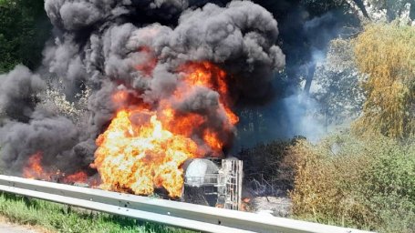 У Київській області спалахнув бензовоз. З’явилось відео