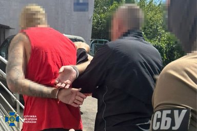 Фітнес-тренер рф підпалював військові авто в трьох містах України