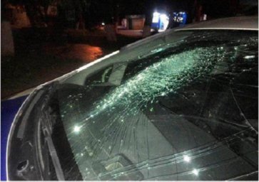В Луцке подросток напал на автомобиль патрульной полиции