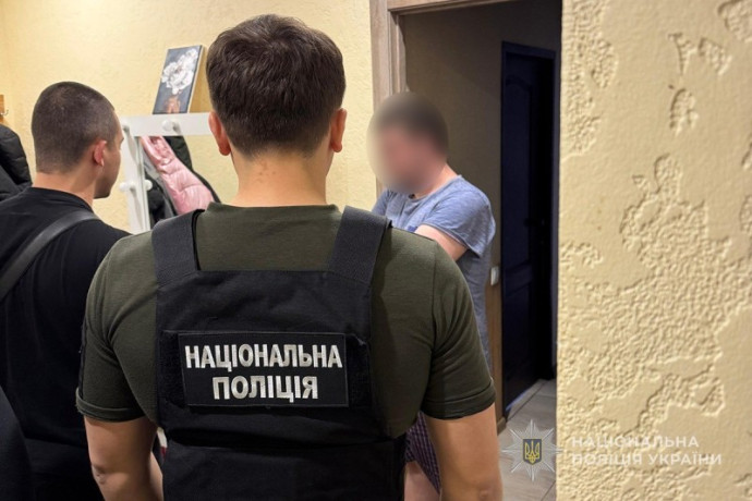 У Сумах чоловік розбещував 13-річну дівчину. Поліція повідомила йому про підозру