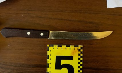 В Києві через ревнощі чоловік вдарив дружину ножем