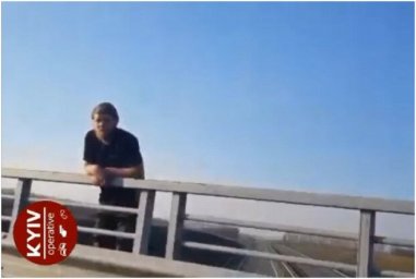 В Киеве молодой человек пытался покончить с собой, спрыгнув с моста