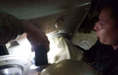 В Мерефе спасатели достали ребенка из стиральной машины