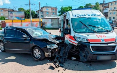 У Полтаві карета «Швидкої допомоги» потрапила у ДТП