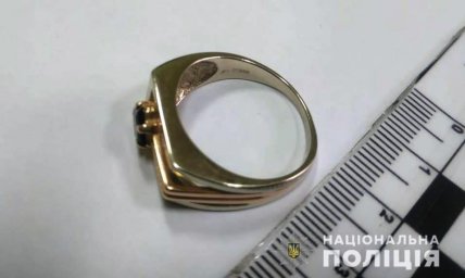 В Одессе мужчина ограбил прохожего