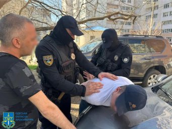 Регулярні вимоги від малих підприємців: Затримання посадовця райадміністрації