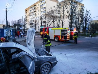 В Черкассах на ходу загорелся автомобиль