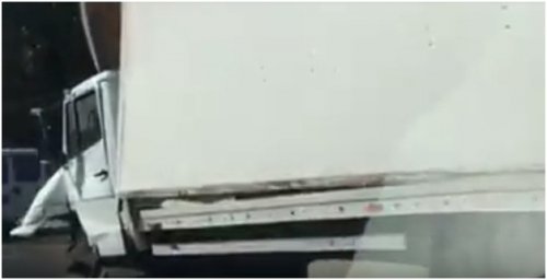 На трассе Киев-Одесса  произошло ДТП с участием грузового авто. Появилось видео
