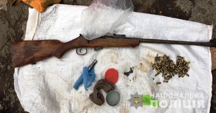 На Закарпатье у мужчины изъяли оружие и боеприпасы