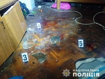 В Киеве мужчина едва не убил крестника. Появилось видео