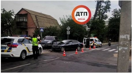 Из-за столкновения автомобилей в Ирпене погиб пешеход