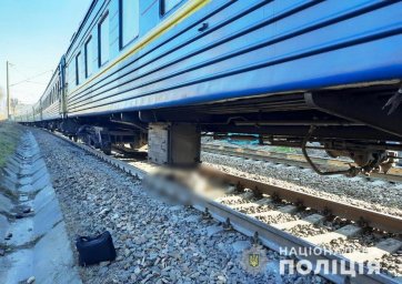 В Одессе женщина бросилась под поезд