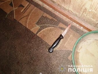 В Сумах мужчина ударил отца ножом