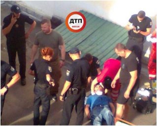 На Борщаговке мужчина пытался перерезать себе горло