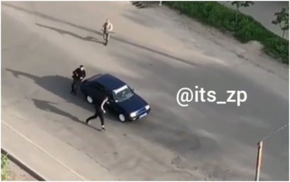 В Запорожье утро началось со стрельбы на улице. Появилось видео