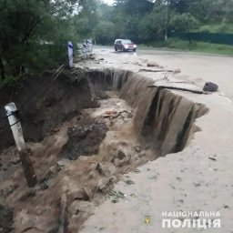 Полиция Черновицкой области предупреждает об отсутствии сообщения между Путилой и Вижницей