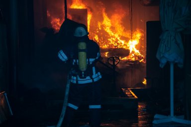 Пожар в центре Киева. Появилось видео