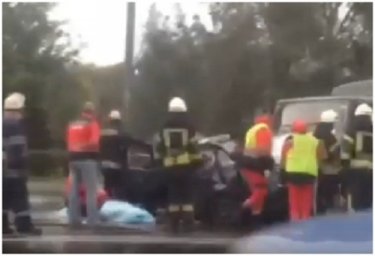 В Киеве произошло масштабное ДТП. Есть жертвы и пострадавшие. Появилось видео
