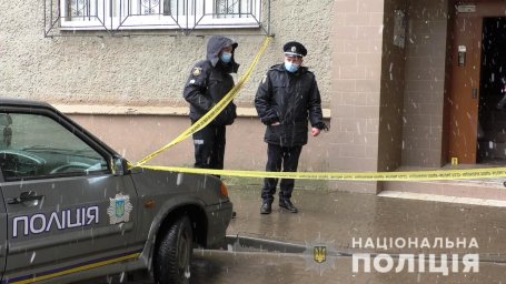 В Черновцах иностранец ударил ножом мужчину. Появилось видео