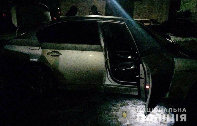 В Покровске неизвестные обстреляли автомобиль