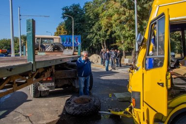 В ДТП на Запорожском шоссе в Днепре пострадало более 10 человек. Появилось видео
