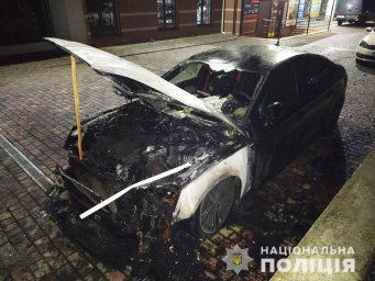 В Дубно подожгли автомобиль, принадлежащий иностранцу