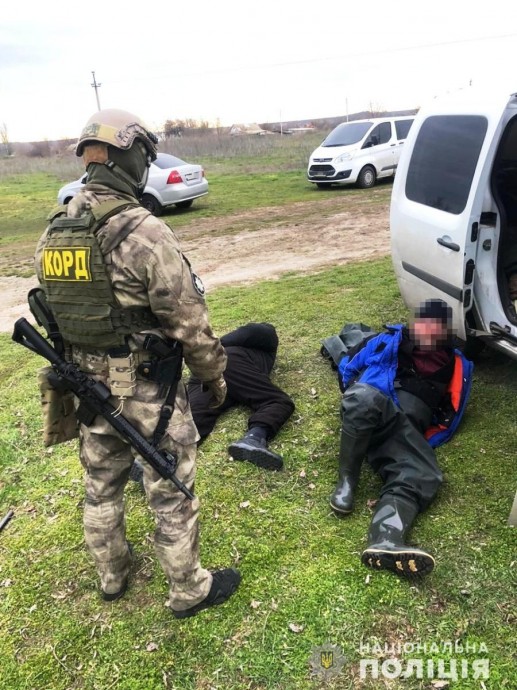 В Энергодаре задержаны злоумышленники, ограбившие банкомат. Появилось видео