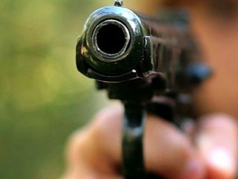 Во Львове возле заправки мужчина обстрелял таксиста