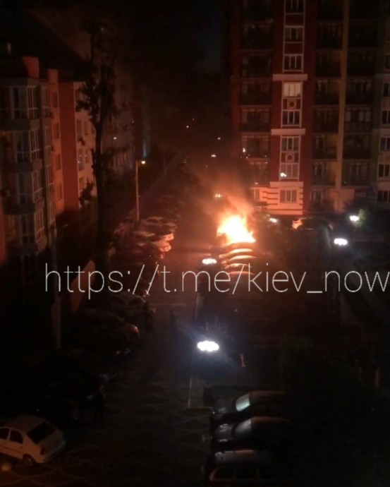 Сожгли Mercedes в ЖК &laquo;Версаль&raquo;, Ирпень