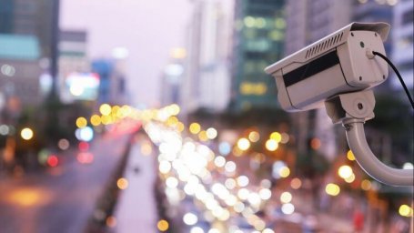 ​Водитель выиграл дело о превышении скорости, где на фото камеры видеофиксации не видно его лица