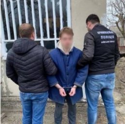 19-летний парень обещал заплатить другу за убийство отца, но вместо денег последний получит тюремный