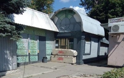 ​В Днепре ставят бетонные баррикады у "наливаек"