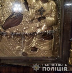 Злоумышленница проникла в Свято-Троицкий собор и спряталась