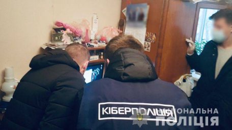 Задержали мужчину, который насиловал девочку и снимал порно с ней