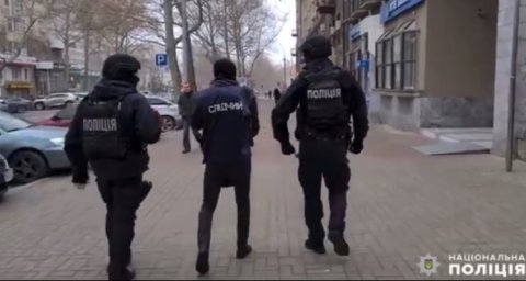 Хотели порадовать себя перед Новым годом: чиновников обвиняют в махинациях на 200 тыс. грн
