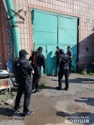 В Ровно у владельца автосервиса нашли разыскиваемый Range Rover, гранатомет и 24 килограмма янтаря