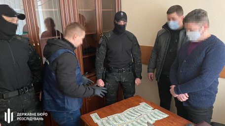 ​Руководителей Нацагентства по аккредитации поймали на взятке