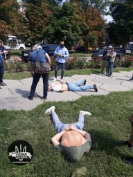 В Полтаве следователь ГБР, полицейский и их сообщник вымогали $80 тыс.: всех задержали с поличным