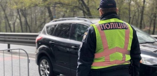 В Киеве мужчина обстрелял авто полиции